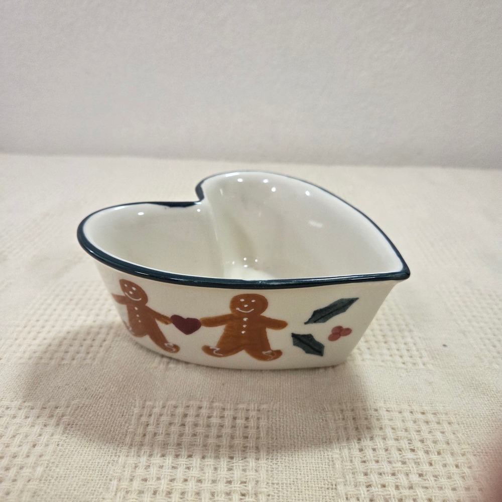Hartstone‎ 1988 Heart Shaped Bowl Gingerbread Holly Christmas Serving Dish